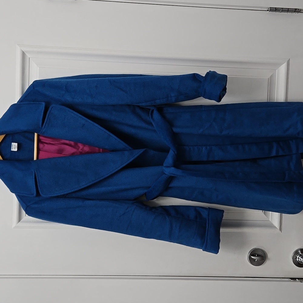 Bright Blue Belted Super Soft Coat. With Pockets. Nice Collar.